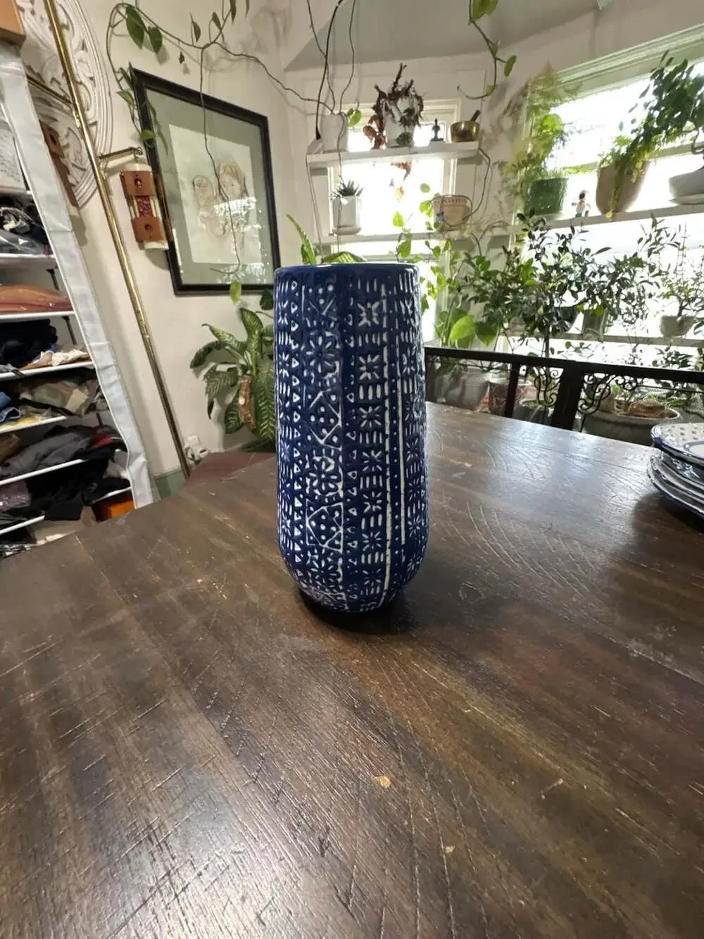 Unbranded cylindrical ceramic